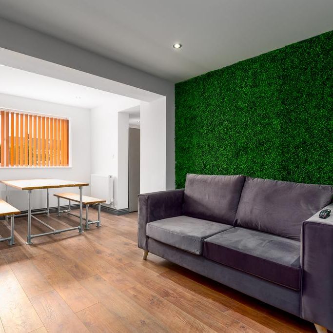 1 bedroom in a house share to rent - Photo 1