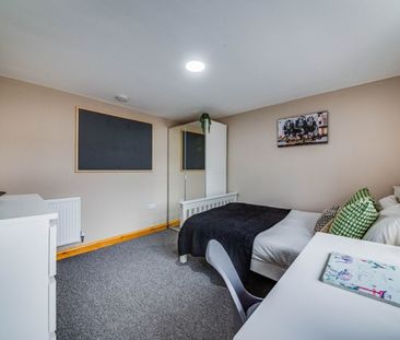 6 bed Semi-Detached House for Rent - Photo 6