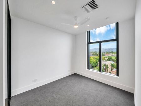 Luxury Living - Photo 4