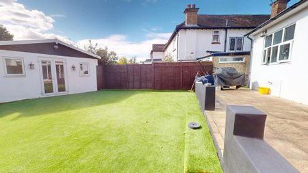 1 bedroom in a house share to rent - Photo 5