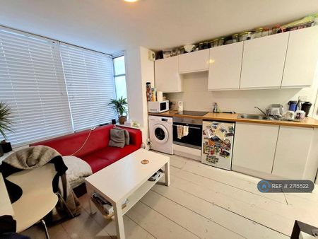 1 bedroom flat to rent - Photo 2