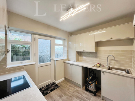 2 bedroom apartment to rent Kings Court, Kings Parade, Holland-on-Sea, Clacton-on-Sea, CO15 - Photo 3