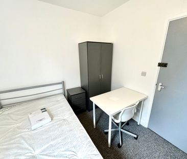 Room in a Shared House, Elmsthorpe Avenue, NG7 - Photo 5