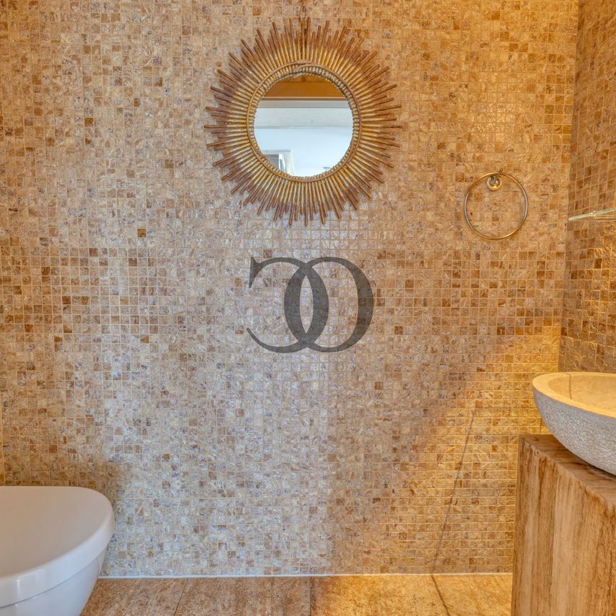 Magnificent modern villa with private terraces and garden - Foto 1
