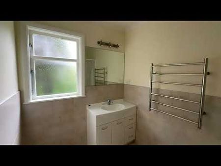 Sunny, Warm and Private 3-Bedroom Home - Photo 3