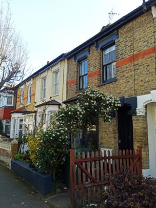 2 Bed Terraced House, Woodville Road, E17 - Photo 1