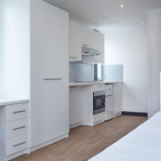 Studio to rent - Photo 1