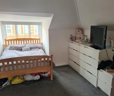 2 bedroom flat to rent - Photo 3