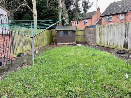 2 Bed House - Photo 5