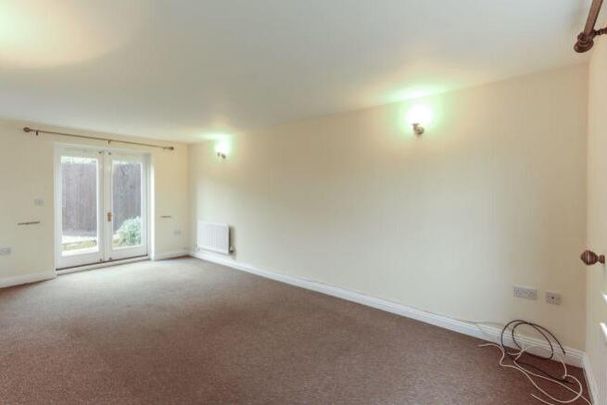 3 bedroom end of terrace house to rent - Photo 1