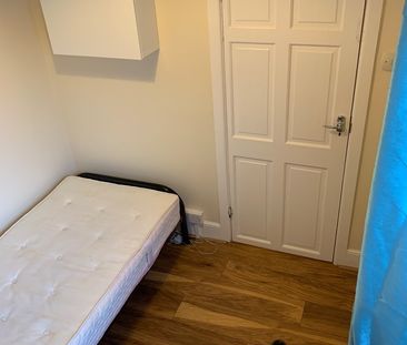 3 Bed Semi-Detached House, Norham Avenue, SO16 - Photo 6