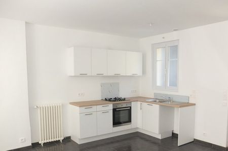 Location Maison 5 pièces 101m² LE MANS 72000 - Photo 2