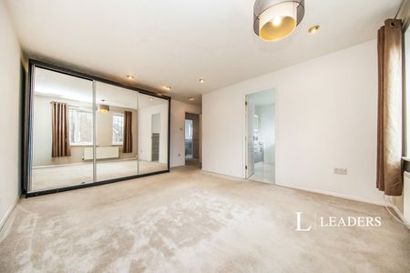 4 bedroom house to rent Kentwell Close, Rushmere St. Andrew, Ipswich, Suffolk, IP4 - Photo 3