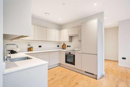 Woking, Surrey, GU21 - Photo 4