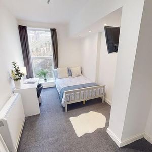 2 bedroom ground floor flat to rent - Photo 2