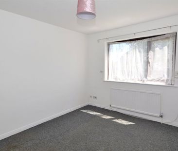 Midsummer Meadow, Shoeburyness, Essex, SS3 8UU - Photo 2