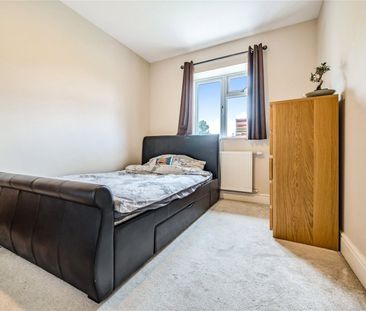 Goldsworth Road, Woking, Surrey, GU21 - Photo 1