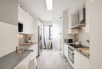 Apartamento T3 na Foz com varanda