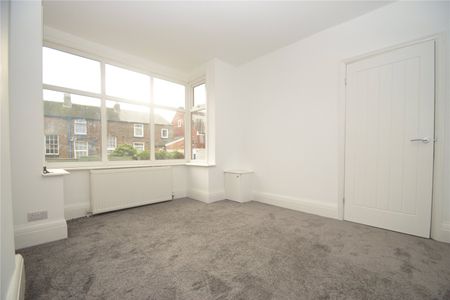2 bed terraced house to rent in Cambridge Place, Scarborough, YO12 - Photo 3