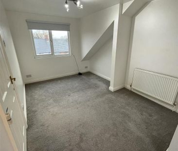 3 bedroom apartment to rent - Photo 3