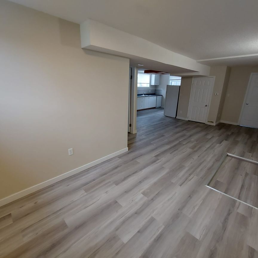 2 Bedroom Basement Suite in West Park!! - Photo 1