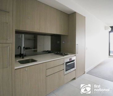 SPACIOUS STUDIO AT FULTON LANE! - Photo 1