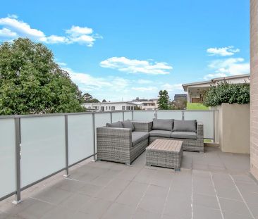 Exclusive Top-Floor Living in a Premier School Catchment - Photo 5