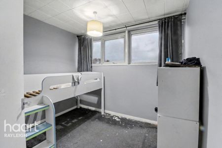 3 bedroom terraced house to rent - Photo 5