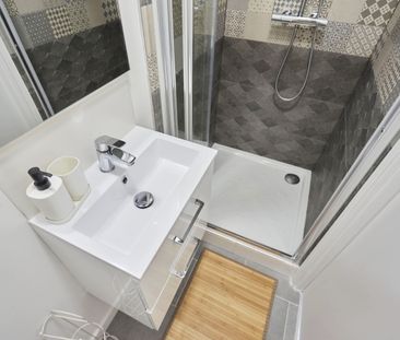 Saint Géry Roommate 5 Bedrooms at Valenciennes - Photo 6