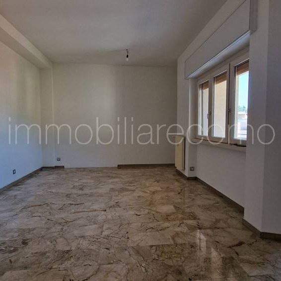 Appartamento via Rezzonico, Valduce - Crispi, Como - Photo 1