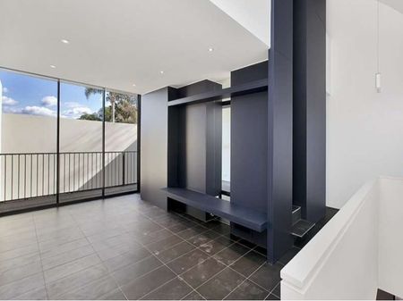 4 John Street, Newtown NSW 2042 - House For Rent | Domain - Photo 2