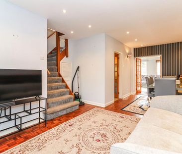 4 bedroom detached house to rent - Photo 1