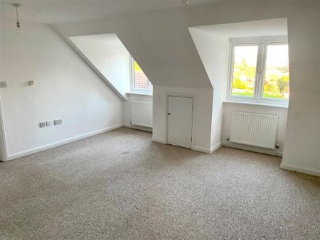 4 bedroom detached house to rent - Photo 4