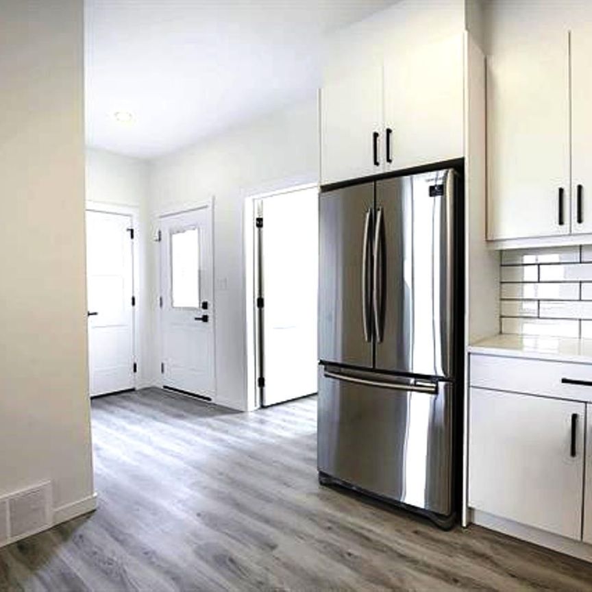 UPPER 287 Orchards Boulevard - Photo 1