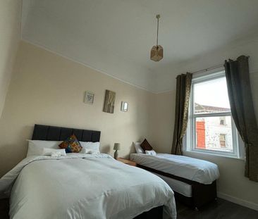 2 Bed Flat, Merseyside, CH41 - Photo 1