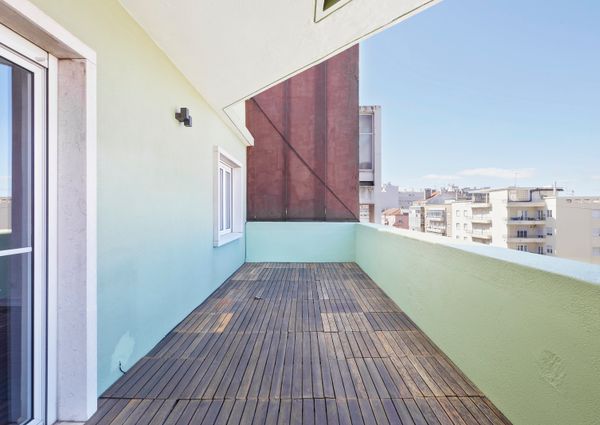 Apartamento T3 para arrendamento sem móveis na Av. Roma em Lisboa
