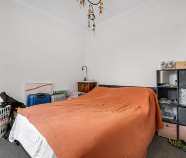 STYLISH 2 BEDROOM HOME!!! - Photo 3