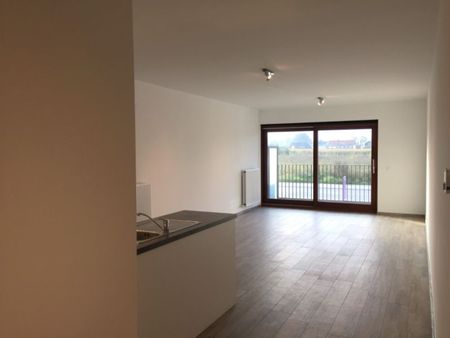 Uitstekend gelegen 2-slpk appartement met terras, autostaanplaats en kelderberging - Photo 2