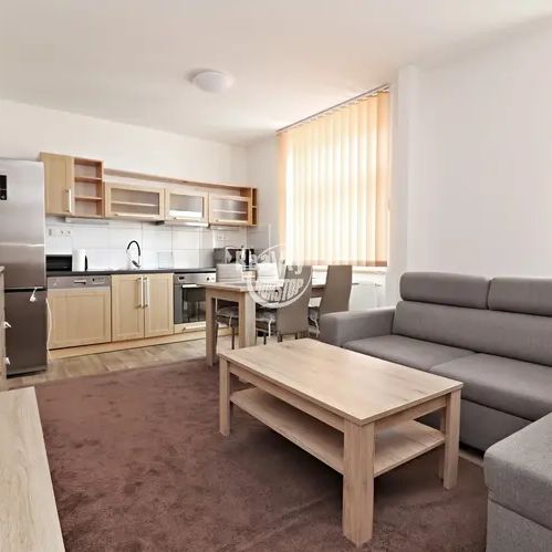 Nabízíme k pronájmu zděný zrekonstruovaný byt 3+kk nedaleko centra Jihlavy, Mahlerova ulice - Fotografie 1