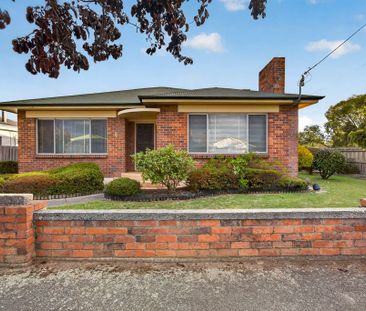 Renovated & Ready — Ideal Family Living - Photo 2