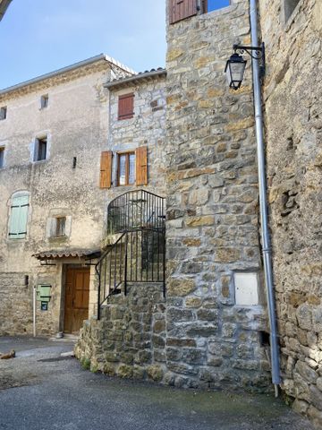 Location Maison 3 pièces 70m² LES VANS 07140 - Photo 4