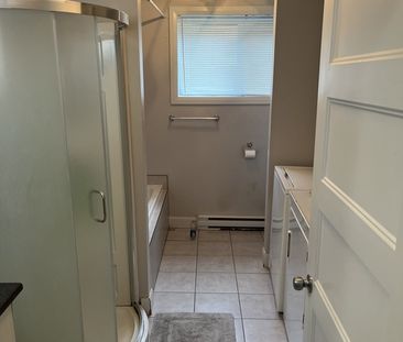 Cession De Bail – Grand 3 1/2 Meublé - Photo 3