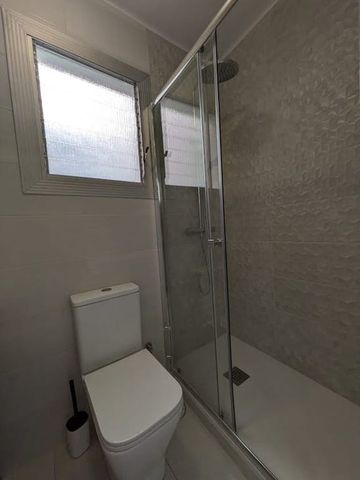 Carrer Bòbiles, L'Hospitalet de Llobregat, Catalonia 08905 - Photo 4