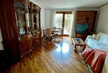 Monteverde Vecchio-Terrace: Furnished 2 Bedroom, 2 Bath, spacious kitchen, living, large private terrace and garden. Bright, silent, near shops, services and transport, located on a quite street in a well kept building. Possible parking. Ref 2375