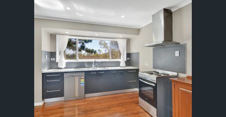 Newly renovated family home - Photo 4