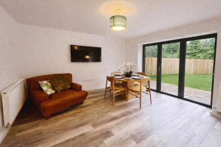 Compton Road West, Wolverhampton, West Midlands, WV3 - Photo 3