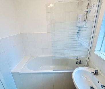 Newly Renovated One Bedroom Flat Near City Centre & Transport Links - Photo 6