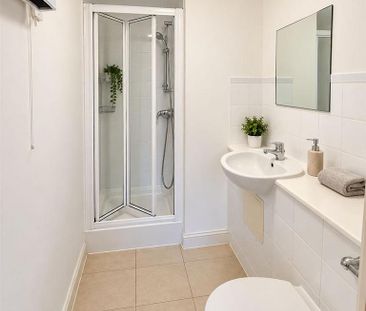 3 bedroom apartment to rent - Photo 6