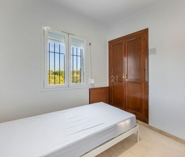 Casa adosada de alquiler en Avenida de las Golondrinas, 46, Atalaya... - Photo 2