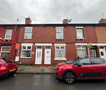 Oak Grove, Manchester, M41 0XU - Photo 2